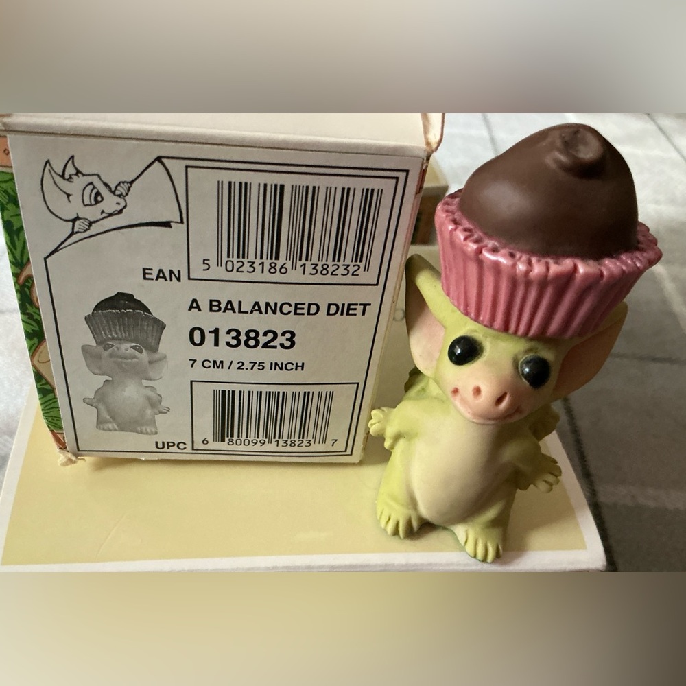 NIB Whimsical POCKET DRAGON “A balanced Diet”